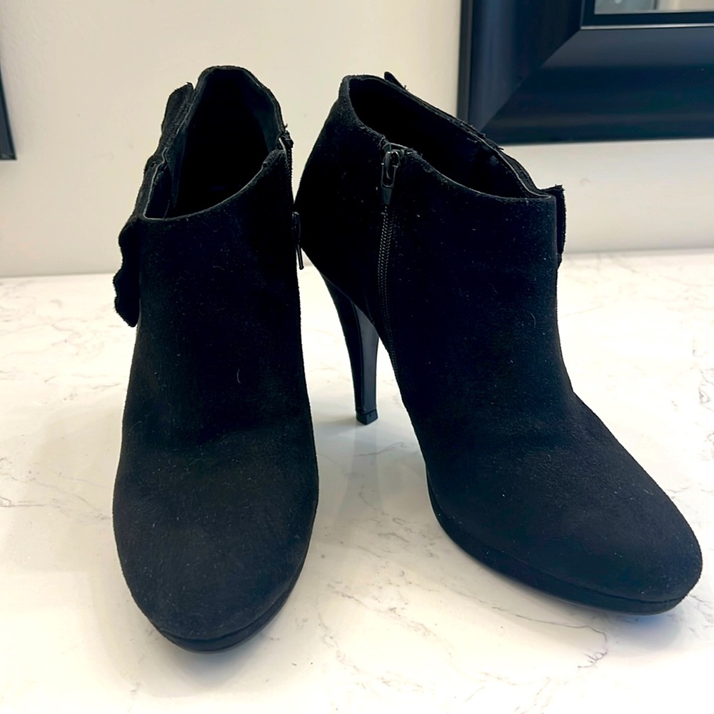 Black shoes